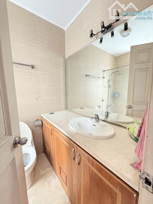 Bán nhà hẻm xe hơi Nguyễn Thị Minh Khai, Quận 1. Giá 5 Tỷ 570/ 5mx9,5m ĐANG CHO THUÊ 18Tr/ - 3