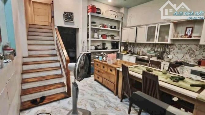 Chủ Đổi Nhà To - Hẻm Thông Gần Lê Văn Sỹ Gần Mặt Tiền Phú Nhuận 70m - 3 Tầng - 3 PN - 7,6t - 3