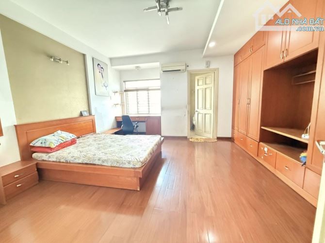 Bán nhà hẻm xe hơi Nguyễn Thị Minh Khai, Quận 1. Giá 5 Tỷ 570/ 5mx9,5m ĐANG CHO THUÊ 18Tr/ - 4