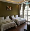 - Bán khách sạn 5 tầng 15 phòng 2mt đường Đỗ Quang ngay Hồ Hàm Nghi. DT 108m2 -Giá 18,6 tỷ