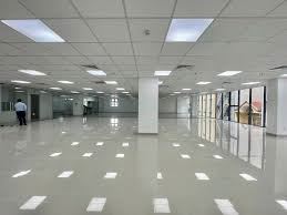 Cho thuê mặt tiền tầng 1 Tòa the Charm - đường Tố Hữu - 600m2 view trọn mặt đường