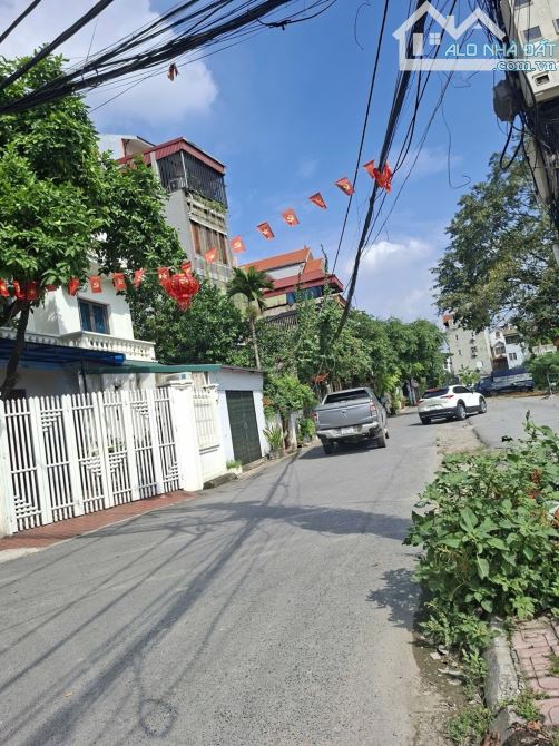 Bán nhà Đức Giang Việt Hưng Long Biên 56m2 ngang 4.5m nhỉnh 8.xx tỷ