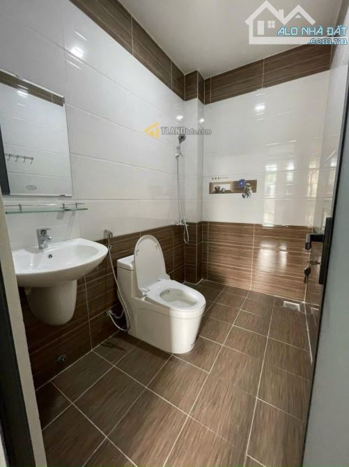 🏡 NHÀ PHỐ TRUNG TÂM chỉ hơn 7 tỷ – CÁCH CHỢ ĐÊM & HỒ XUÂN HƯƠNG CHỈ VÀI PHÚT ĐI BỘ - 1