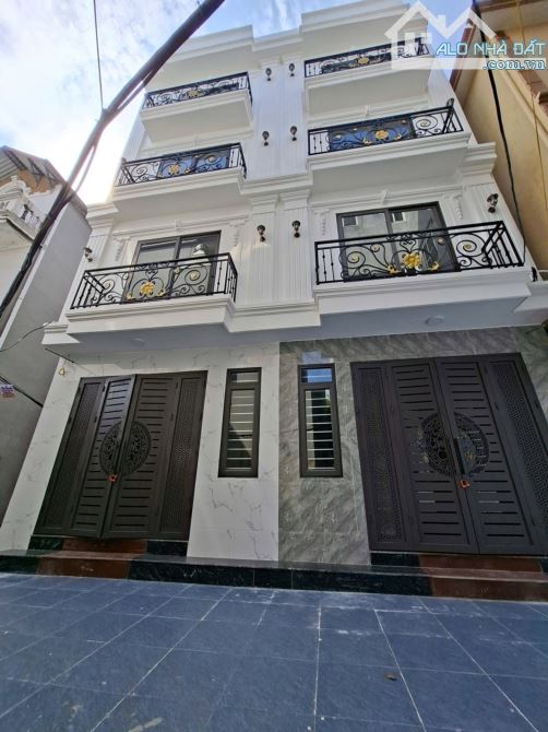 Bán nhà Đức Giang Việt Hưng Long Biên 56m2 ngang 4.5m nhỉnh 8.xx tỷ - 1