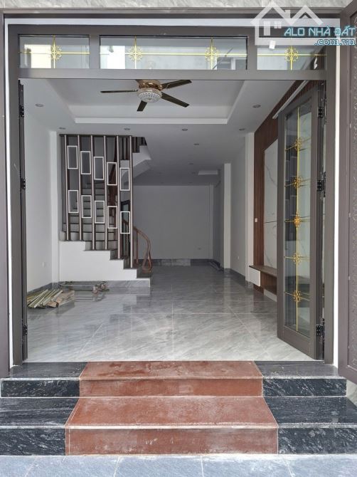 Bán nhà Đức Giang Việt Hưng Long Biên 56m2 ngang 4.5m nhỉnh 8.xx tỷ - 2
