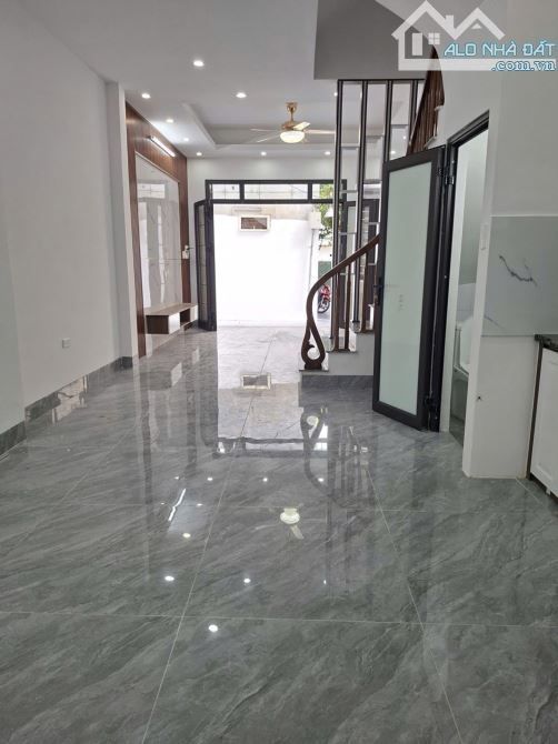 Bán nhà Đức Giang Việt Hưng Long Biên 56m2 ngang 4.5m nhỉnh 8.xx tỷ - 3