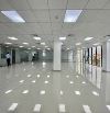 Cho thuê mặt tiền tầng 1 Tòa the Charm - đường Tố Hữu - 600m2 view trọn mặt đường