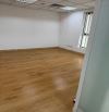 Cho thuê văn phòng D2 Giảng Võ. DT 120m2. Giá 42 triệu/tháng. sàn gỗ, điều hòa âm trần...