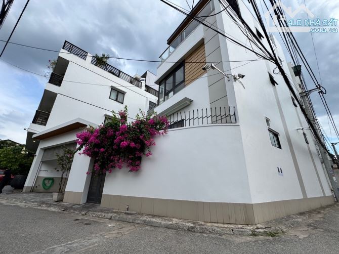 Bán nhà bát khôi gia lâm 134m2 ngang 22m BIỆT THỰ 3 TẦNG LÔ GÓC SÂN RỘNG GARA 2 Ô TÔ 7