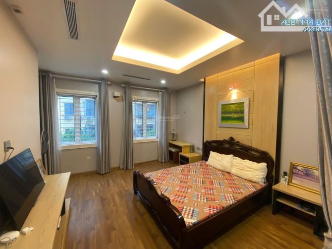 Cho thuê nhà phố Huy Du, Cầu Diễn. DT 110m2, 5 tầng, MT 6,8m, giá 40tr/th - 2