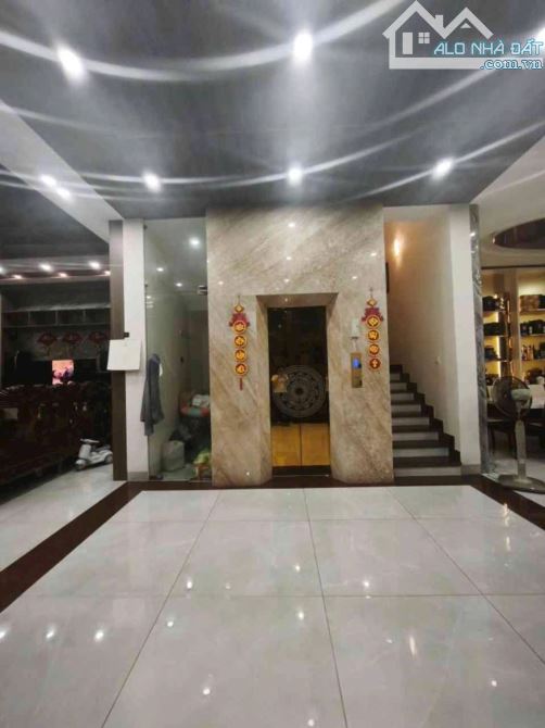 Bán BIỆT THỰ góc 2 MẶT TIỀN KHU DÂN CƯ PHÚ NHUẬN, Lê Thị Riêng Q12-13x20m-thang máy-4 TầnG - 3