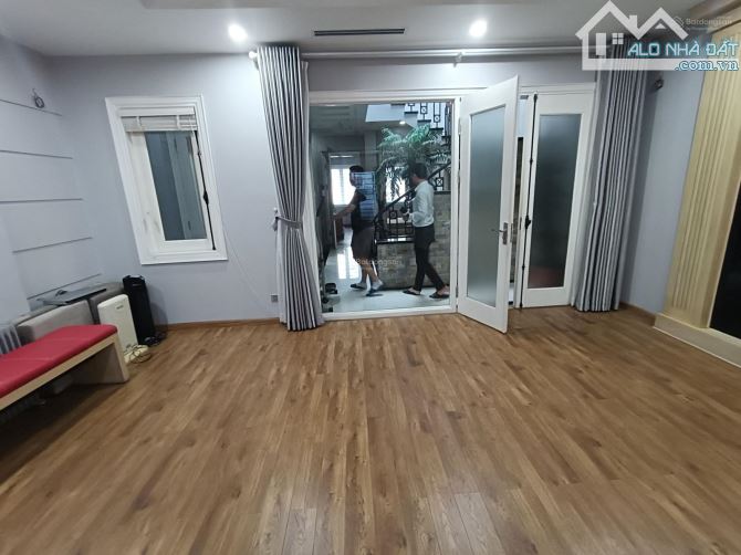 Cho thuê nhà phố Huy Du, Cầu Diễn. DT 110m2, 5 tầng, MT 6,8m, giá 40tr/th - 3