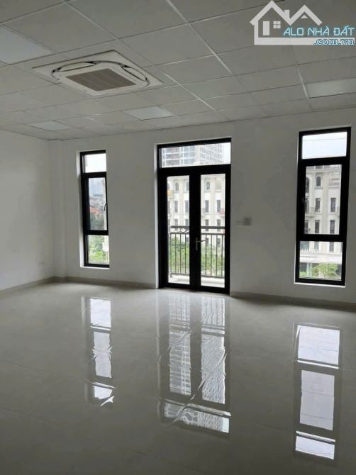Cho Thuê Liền kề Him Lam Vạn Phúc 7 tầng Thang máy