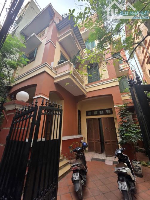 CHÍNH CHỦ GỬI BÁN “BIỆT THỰ “ - PHỐ LẠC LONG QUÂN - TÂY HỒ 120m; 4T; Mt10m. Giá chào 35tỷ