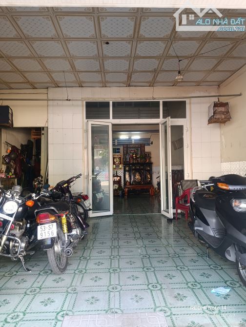 Nhà mặt tiền kinh doanh ngay trung tâm hành chính xã Hóc Môn