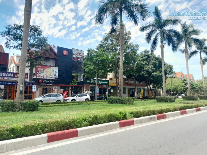 BIỆT THỰ VIP KĐT LINH ĐÀM, HOÀNG MAI, 220M,4T,MT12M, VIEW ĐẸP, KINH DOANH, VĂN PHÒNG