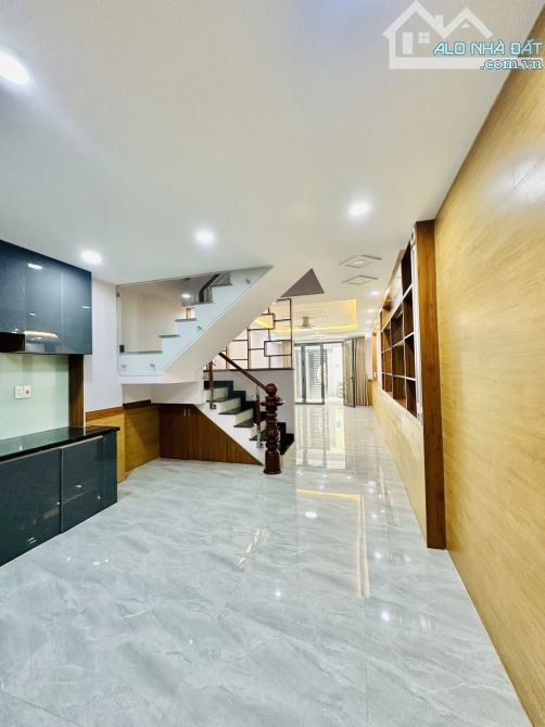 BÁN NHÀ MỚI ĐẸP Ở NGAY TRƯỜNG CHINH TÂN PHÚ– 60M2, HẺM AN NINH CHỈ 5.8 TỶ