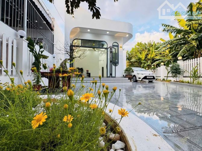 Căn nhà vườn thiết kế hiện đại, chỉ 10km chạm biển Nha Trang