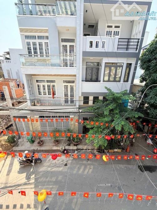 Hiếm- hơn 4 đồng mặt tiền đường số Lý Phục Man; đường nhựa 9m có lề; kinh doanh đủ ngành