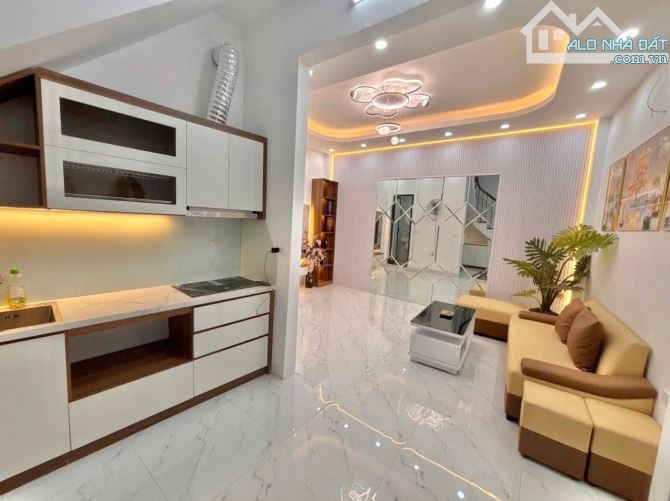 Bán Nhà Phố Cổ, Thọ Lão, Hai Bà Trưng 30m, 5 tầng, mt 4m, giá 8.6 tỷ. - 1