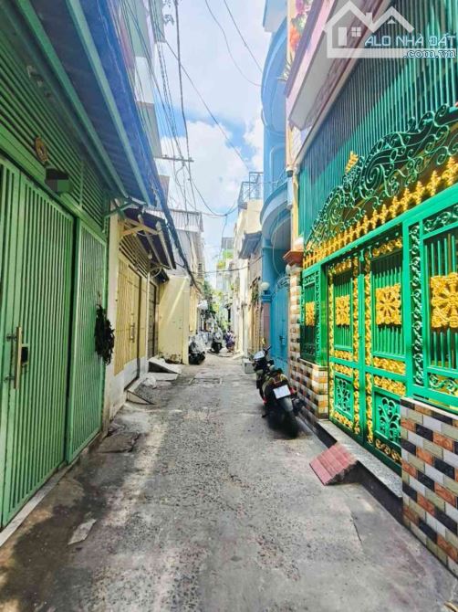 Bán nhà: Đường Dạ Nam phường Chánh Hưng Q8. DT: 68m2. Kết cấu: trệt 2 lầu . Giá: 6Tỷ500 - 1