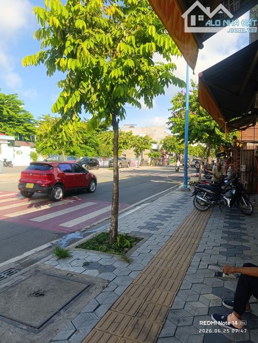 Nhà mặt tiền kinh doanh ngay trung tâm hành chính xã Hóc Môn - 1