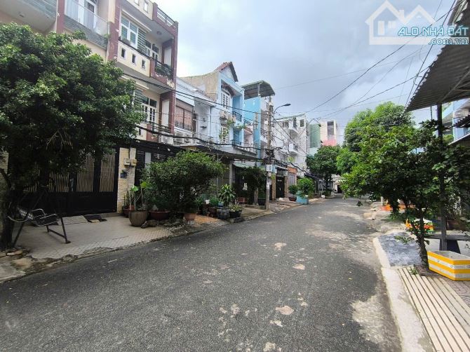 Chủ còn lô cuối cần bán, Nguyễn Văn Tạo HXH 13m DT: 5x16 CN 80M2, giá chỉ 1.8 tỷ TL - 2
