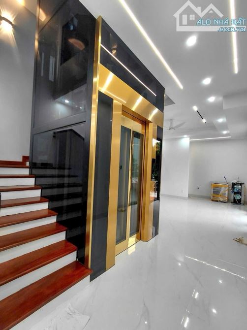 Lô góc hiếm khu TĐC A51 – Hồ Sen, 2 mặt tiền, thang máy hiện đại. - 2