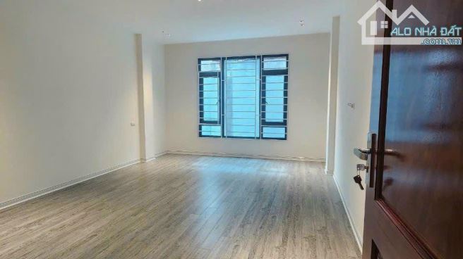 Cho thuê liền kề Hàm Nghi 75m2, 4 tầng, lô góc, thang máy, mới, oto tải đỗ cửa - 2