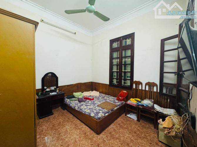 CHÍNH CHỦ GỬI BÁN “BIỆT THỰ “ - PHỐ LẠC LONG QUÂN - TÂY HỒ 120m; 4T; Mt10m. Giá chào 35tỷ - 3