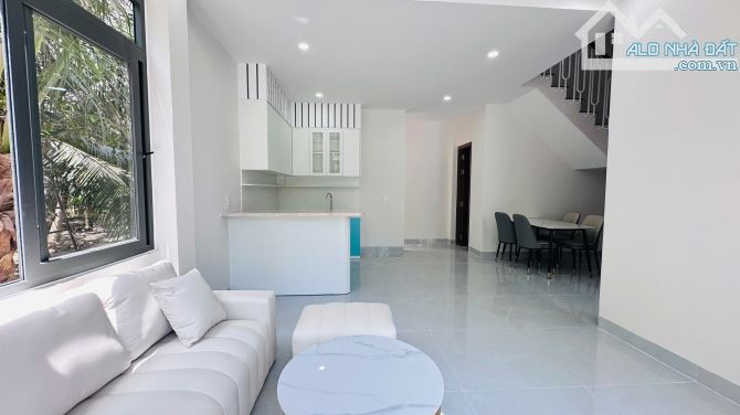 NHÀ LẦU 2 TẦNG GẦN BỜ KÈ TRẦN PHÚ DIÊN KHÁNH ĐƯỜNG THÔNG GẦN CHỢ GÒ ĐÌNH 2TỶ4 - 3