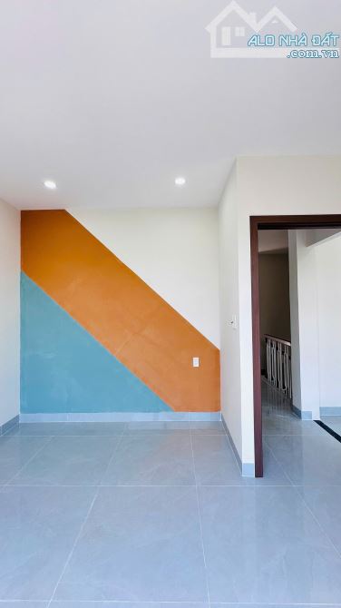 NHÀ LẦU 2 TẦNG GẦN BỜ KÈ TRẦN PHÚ DIÊN KHÁNH ĐƯỜNG THÔNG GẦN CHỢ GÒ ĐÌNH 2TỶ4 - 6