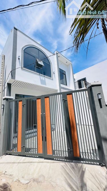 NHÀ LẦU 2 TẦNG GẦN BỜ KÈ TRẦN PHÚ DIÊN KHÁNH ĐƯỜNG THÔNG GẦN CHỢ GÒ ĐÌNH 2TỶ4 - 9