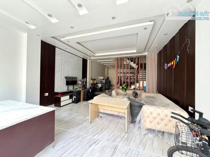 Hàng hiếm khu phân lô Quán Nam – Kênh Dương, vị trí đẹp, đường rộng 12m có vỉa hè, ô tô