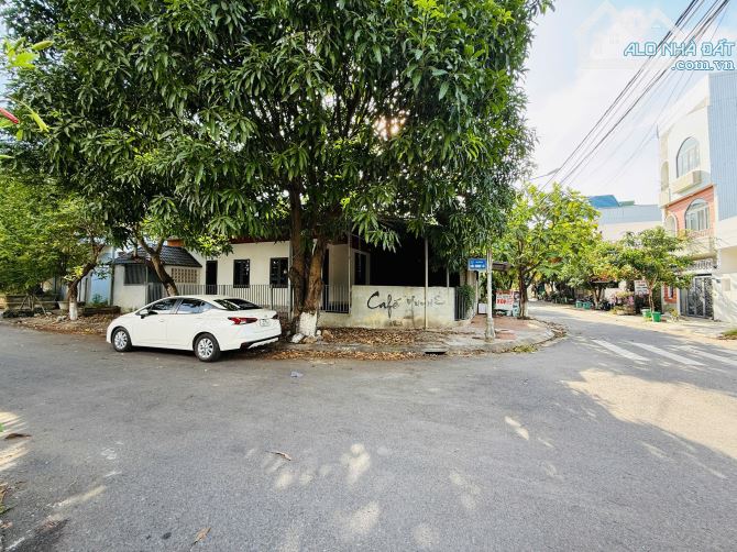 BÁN ĐẤT TẶNG NHÀ MÁI THÁI - LÔ GÓC 2 MẶT TIỀN ĐẮT GIÁ SÁT BIỂN NGUYỄN TẤT THÀNH