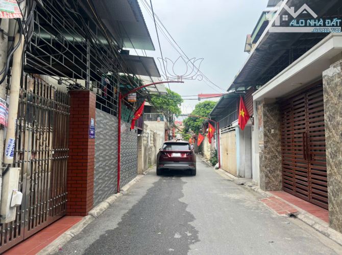 4.X TỶ SẴN 1T CHO THUÊ THU TIỀN_YÊN VIÊN_OTO QUA NHÀ_SÁT BÃI GỬI OTO_GẦN ĐƯỜNG ĐÔI ĐANG MỞ - 2