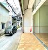 Bán đất tặng nhà 91.5m2 4,49tỷ bề ngang khủng 6,5m, hẻm ô tô thông, tặng GPXD 4 tầng