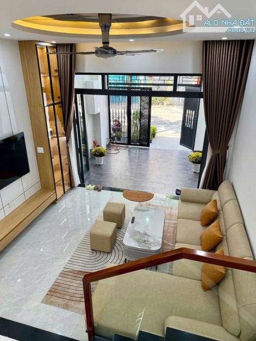 Cao Xuân Huy - Khuê Trung - Mặt Tiền trải nhựa 5,5 M - 3 Tầng - 80 M2 ,5pn - Giá 10.8 tỷ 3
