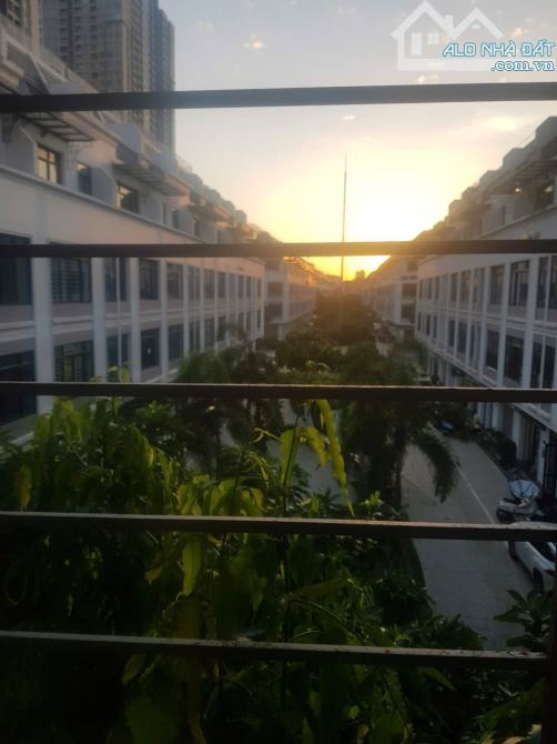 Cho thuê ccmn 2 ngủ,50m2,đủ đồ, ngõ 36 Hàm Nghi,Mỹ Đình View Vinhomes