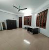 Cho thuê nhà Hoàng Cầu – Đống Đa DT 72m x 5 tầng, lô góc ô tô đỗ cửa giá thuê 29tr/th