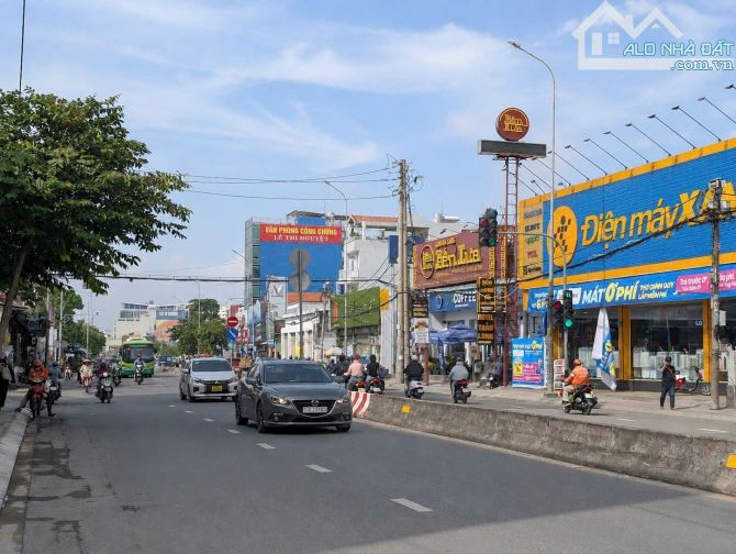 Cách Gò Vấp 200m - Biệt thự phố vị trí siêu đẹp - DT 7,5m X 14,6m - 4 tầng - Hẻm 6m 1 trục