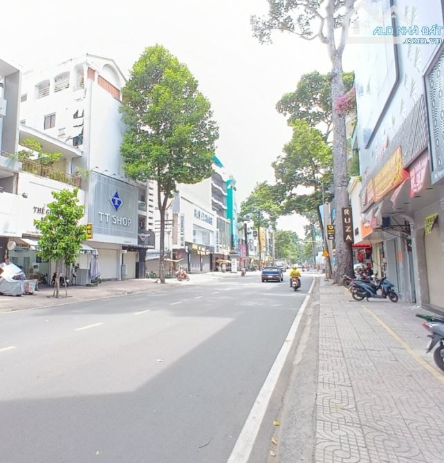 Nhà Nguyễn Trãi - P.3 - Quận 5 - Ngang 5,1m Dài 18m Có Sân 4m - 7 Tầng - Có 16 Phòng CHDV - 1
