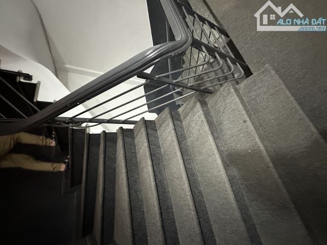 Cho thuê nhà mặt phố Lê Đức Thọ, DT 110m2x7 tầng, MT 7m, Giá 100tr - 2