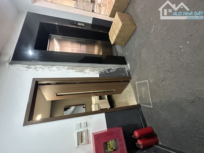 Cho thuê nhà mặt phố Lê Đức Thọ, DT 110m2x7 tầng, MT 7m, Giá 100tr - 7