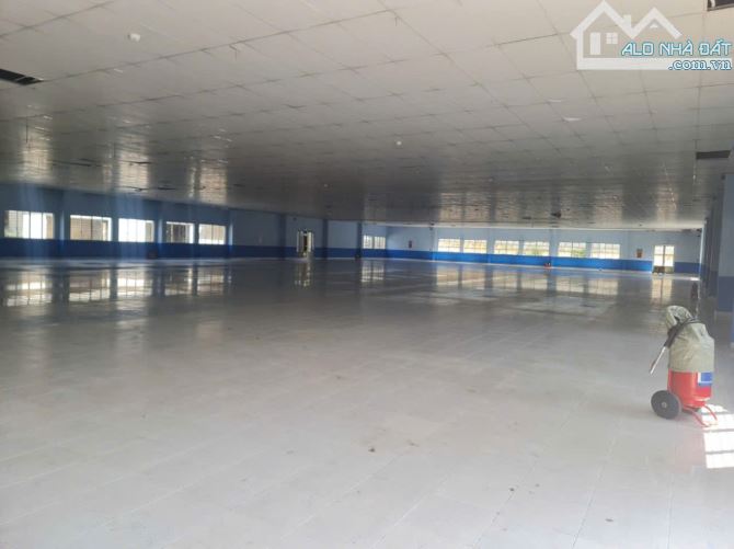 Cho thuê kho xưởng 1700m2 đường Trường Chinh , Phường 15, Q. Tân Bình
