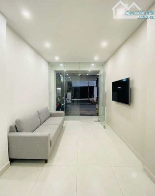 NHÀ ĐẸP - 3Tầng x 35m² - HẺM lớn 7m - 2 XE HƠI - Gần 100m ra Nguyễn Văn Trỗi, Phú Nhuận