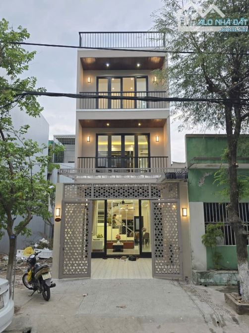 Chủ Gửi Bán Gấp Nhà 3 Tầng Mới 100% Cách Biển Nguyễn Tất Thành 250m - Đường Nguyễn Huy Tự