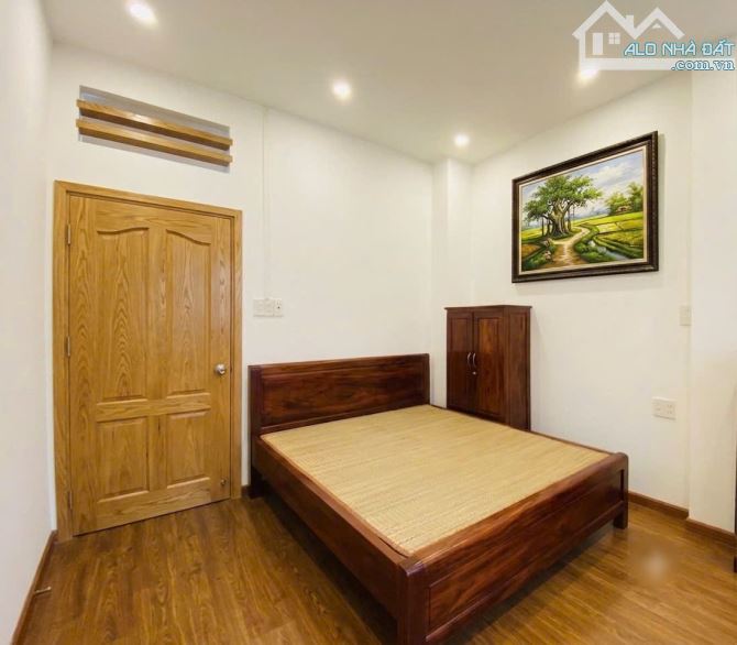 NHÀ ĐẸP - 3Tầng x 35m² - HẺM lớn 7m - 2 XE HƠI - Gần 100m ra Nguyễn Văn Trỗi, Phú Nhuận - 2