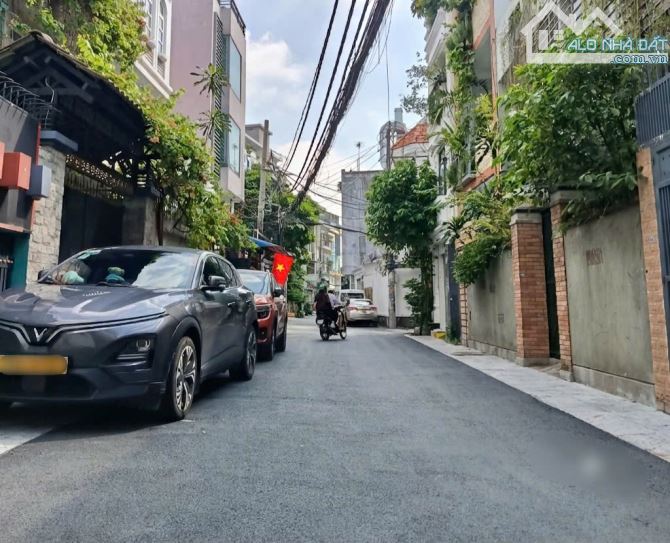 NHÀ ĐẸP - 3Tầng x 35m² - HẺM lớn 7m - 2 XE HƠI - Gần 100m ra Nguyễn Văn Trỗi, Phú Nhuận - 3