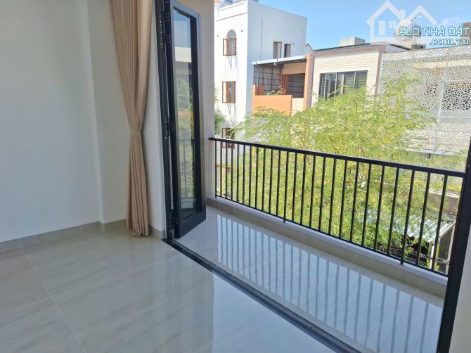 Chủ Gửi Bán Gấp Nhà 3 Tầng Mới 100% Cách Biển Nguyễn Tất Thành 250m - Đường Nguyễn Huy Tự - 3